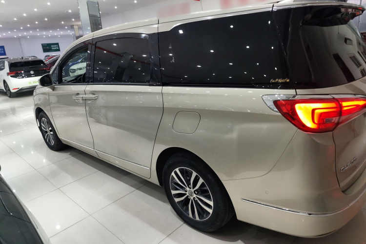 别克GL8 2018款 ES 28T 旗舰型 国VI车身外观4