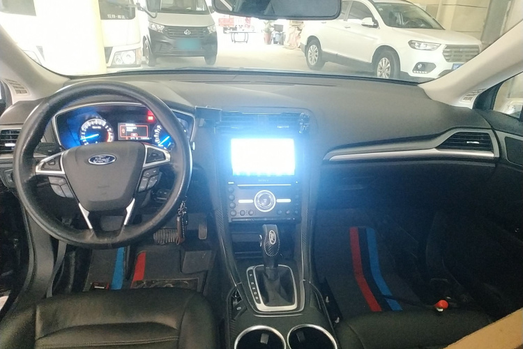 福特 蒙迪欧 2013款 1.5L GTDi180时尚型中控内饰7002