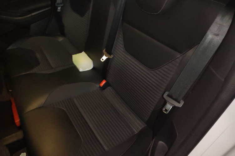 福特 福克斯 2017款 两厢 1.6L 自动风尚型智行版中控内饰21