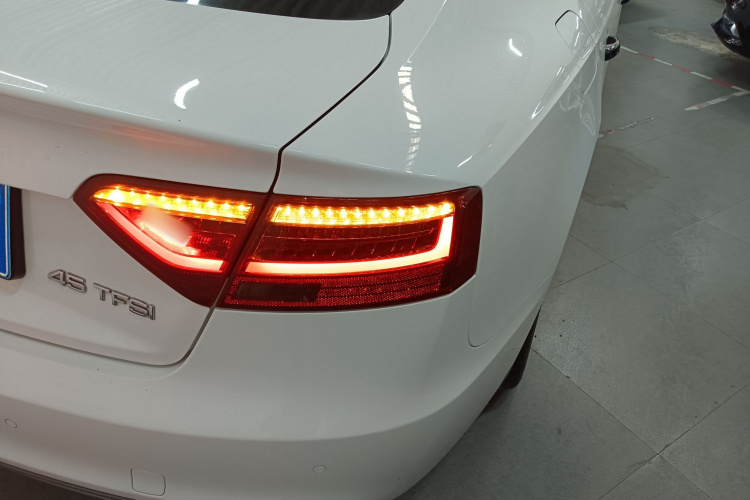 奥迪A5 2016款 改款 Sportback 45 TFSI 舒适型车身外观9