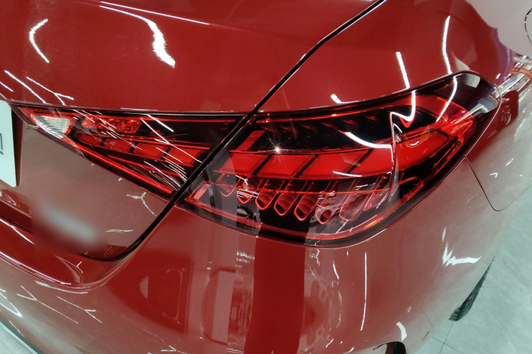 奔驰C级 2023款 改款二 C 260 L 运动版车身外观9