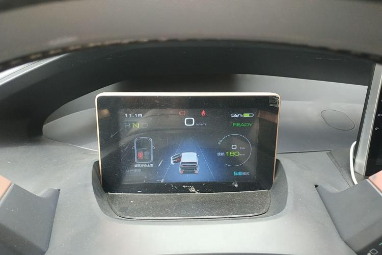 宝骏E200 2020款 305KM 智行版局部细节14