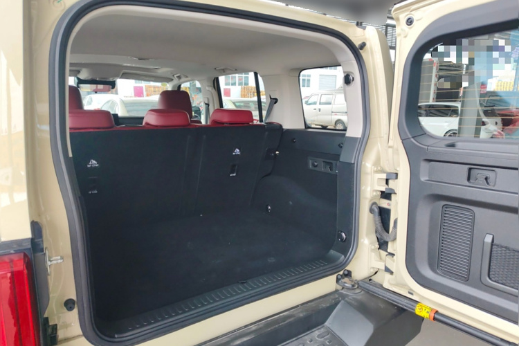 坦克300 2025款 2.0T 征服者局部细节23