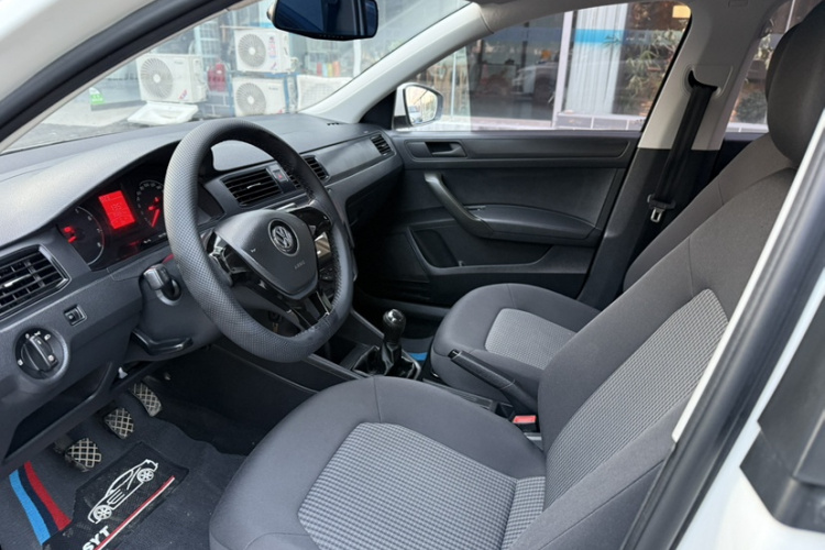 大众 桑塔纳 2016款 1.6L 手动风尚版中控内饰7003