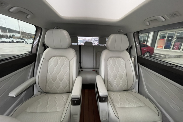 大众 威然 2022款 380TSI 尊贵版中控内饰7003