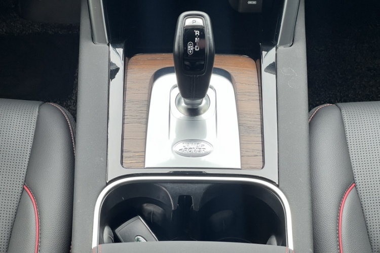 路虎 发现运动版 2020款 249PS R-Dynamic 性能版中控内饰7001