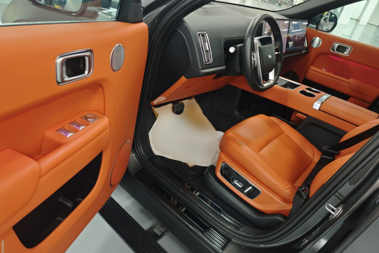 理想汽车 理想L8 2023款 Pro中控内饰20