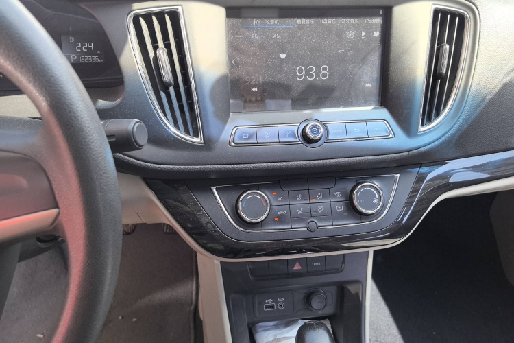 荣威360 2015款 1.5L 自动豪华版中控内饰7003