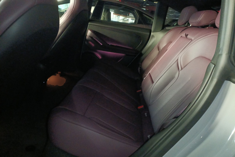 蔚来ET5 2024款 75kWh中控内饰7004