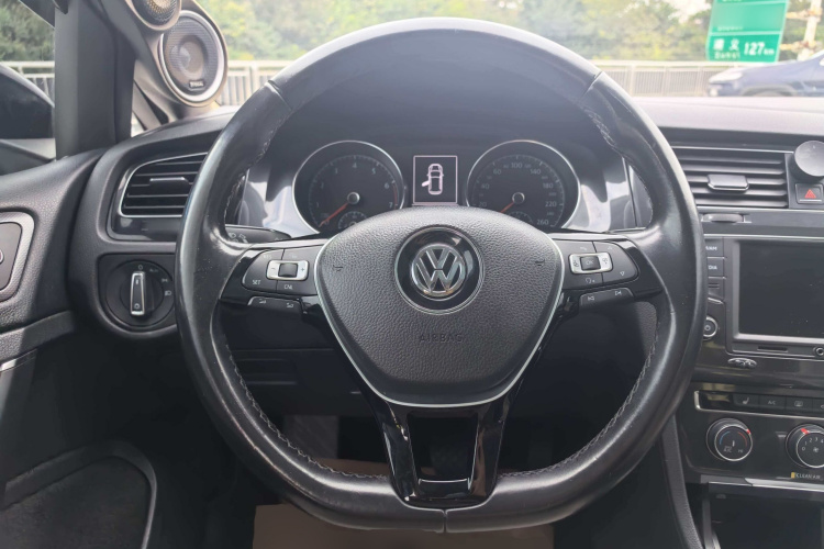 大众 高尔夫 2017款 230TSI 自动豪华百万辆纪念版中控内饰13