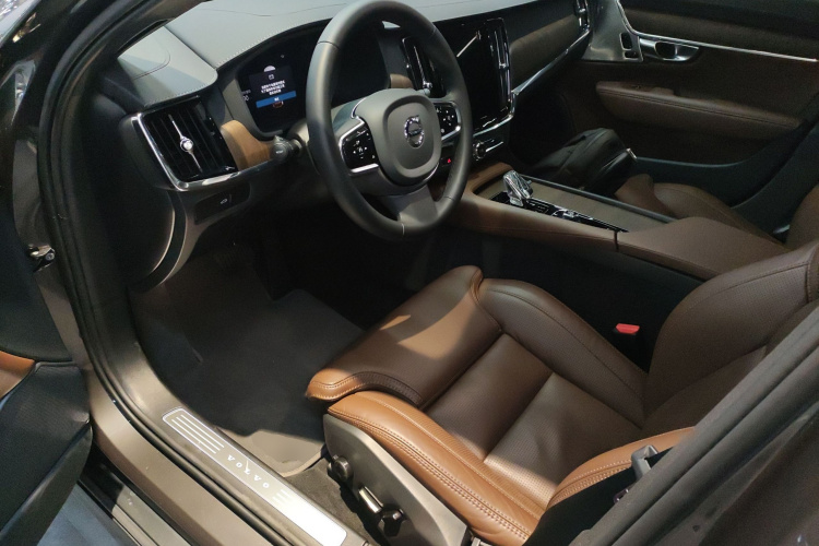 沃尔沃V90 2024款 Cross Country B5 AWD 智尊版中控内饰20