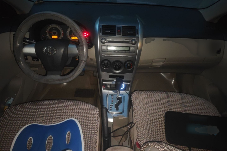 丰田 卡罗拉 2011款 1.6L 自动GL中控内饰7002