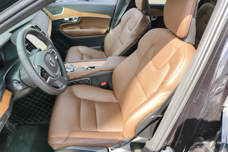 沃尔沃XC90 2024款 B6 智逸豪华版 7座中控内饰19