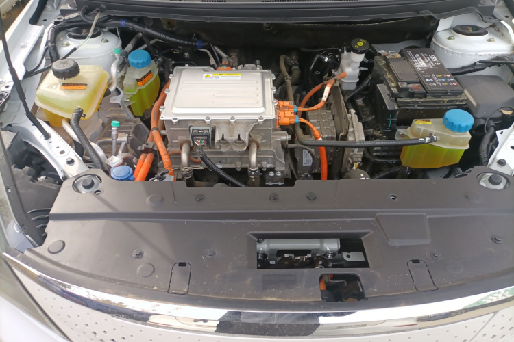 东风风神E70 2023款 500 智行版 磷酸铁锂 48.6kWh 110kW机舱底盘24