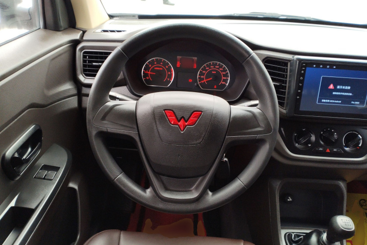 五菱汽车 五菱宏光V 2022款 1.5L劲取版电动助力LAR中控内饰13