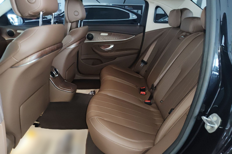 奔驰E级 2023款 E 300 L 时尚型中控内饰7004