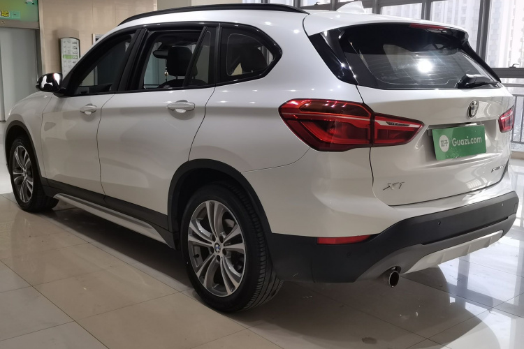 宝马X1 2018款 sDrive18Li 尊享型车身外观6005
