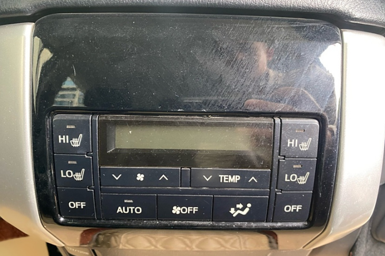 丰田 普拉多 2019款 3.5L 自动TX-L尊享版中控内饰7007