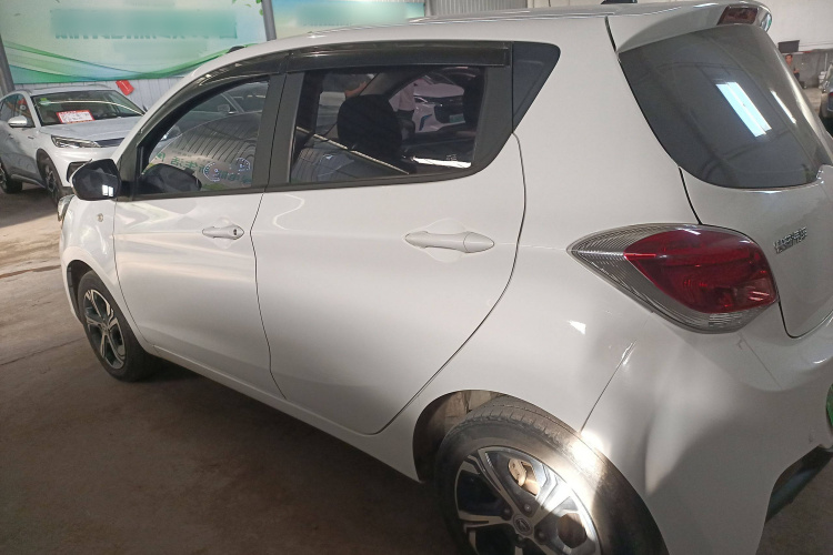 长安欧尚 奔奔E-Star 2022款 清心版 多彩款 磷酸铁锂车身外观6003