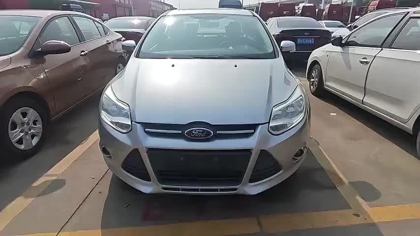 福特 福克斯 2012款 三厢 1.6L 自动风尚型实拍1