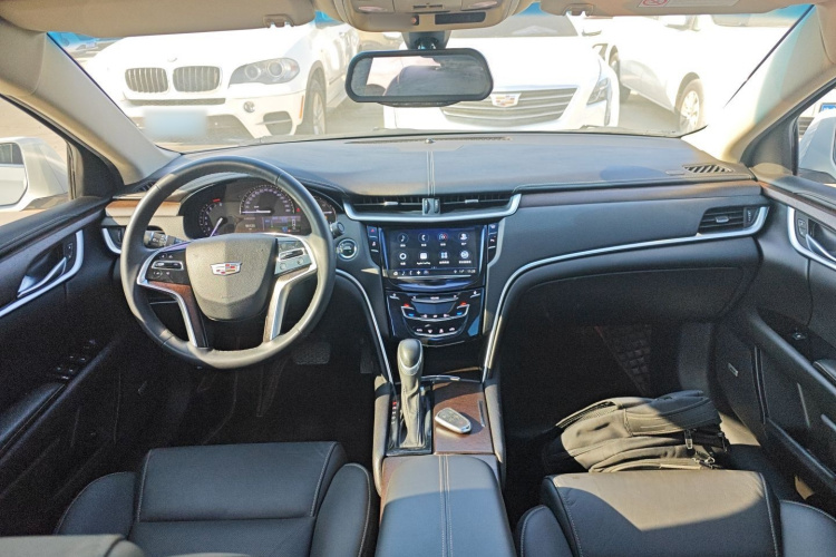 凯迪拉克XTS 2018款 28T 精英型中控内饰12
