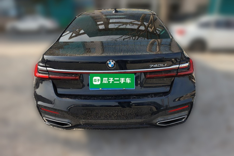 宝马7系 2019款 改款 740Li 领先型 M运动套装车身外观6