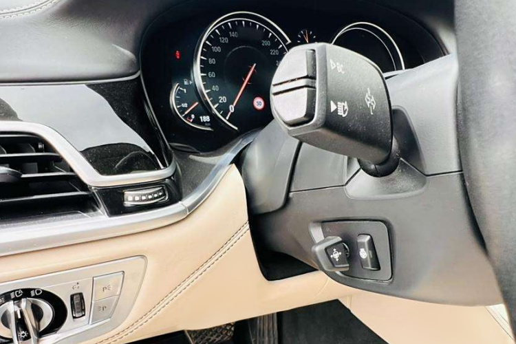 宝马7系 2017款 740Li xDrive 豪华型中控内饰7012