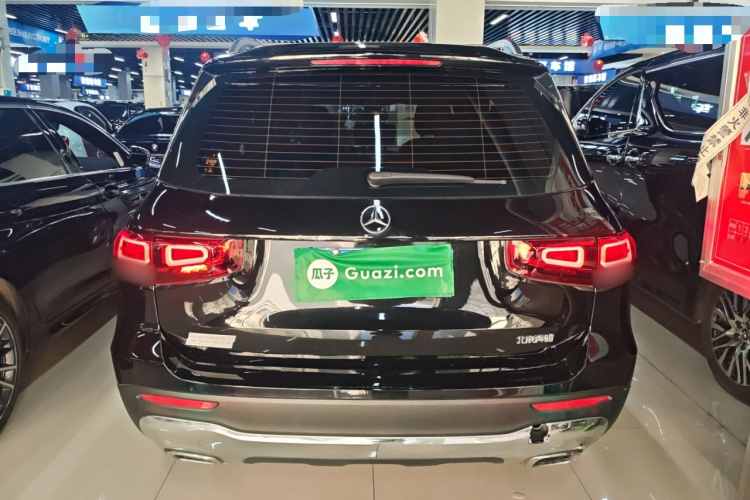 奔驰GLB 2022款 改款二 GLB 200 动感型车身外观6