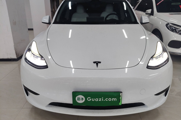 特斯拉 Model Y 2022款 改款 后轮驱动版车身外观2