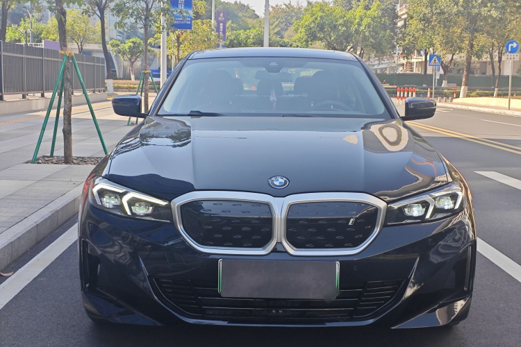 宝马i3 2022款 eDrive 35 L车身外观6001