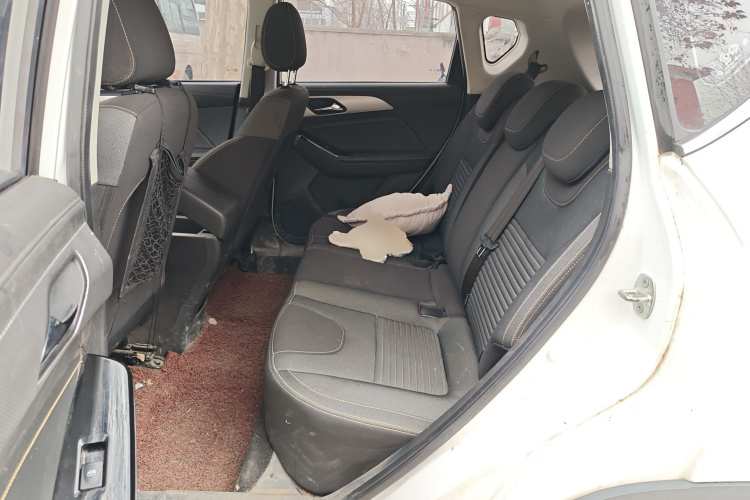 北京汽车 北京X3 2019款 1.5T 手动荣耀版中控内饰21