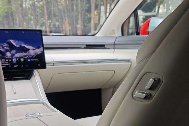 鸿蒙智行 智界S7 2025款 785km Ultra中控内饰7008