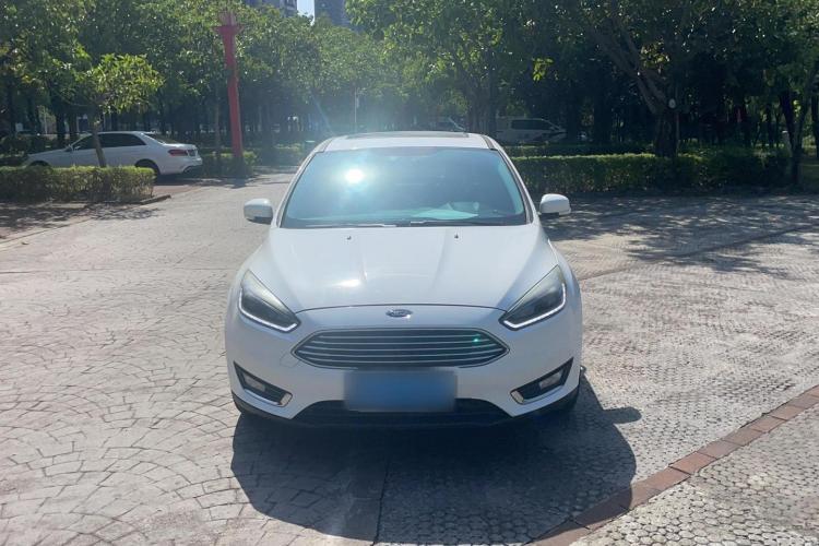 福特 福克斯 2017款 三厢 EcoBoost 125 自动超能风尚型智行版车身外观6001