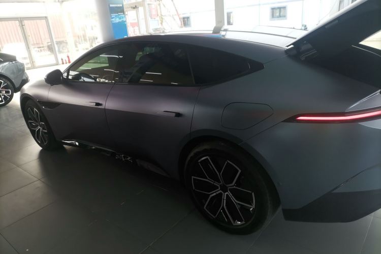 阿维塔12 2024款 700 三激光后驱奢享版车身外观6003