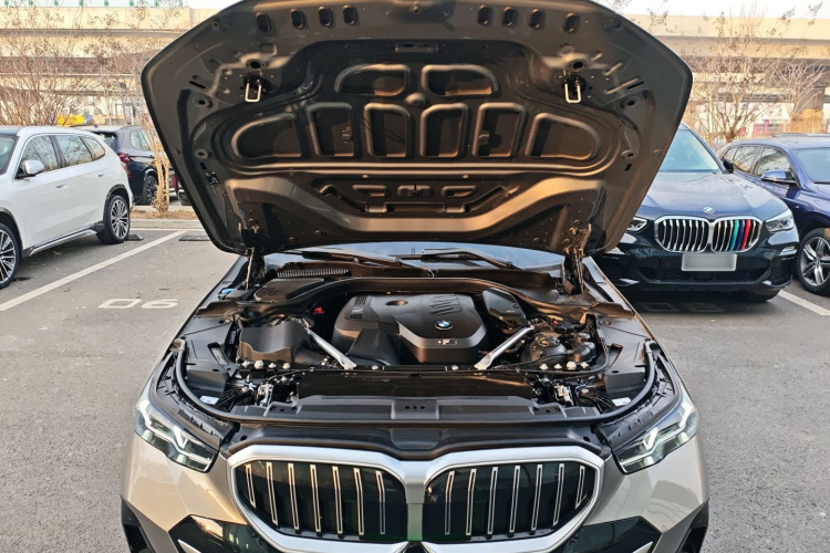 宝马5系 2024款 530Li 领先型 M运动套装局部细节24