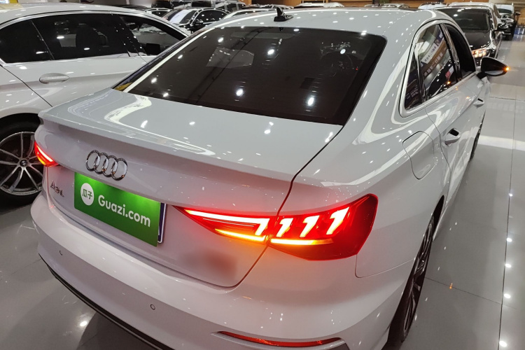 奥迪A3 2024款 A3L Limousine 35 TFSI 时尚运动型车身外观6
