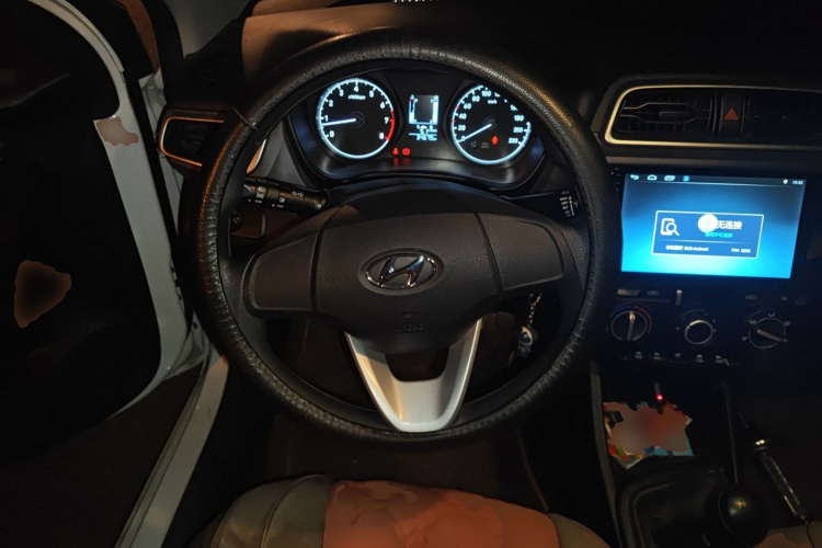 现代 瑞纳 2017款 1.4L 手动焕新版 国VI中控内饰13