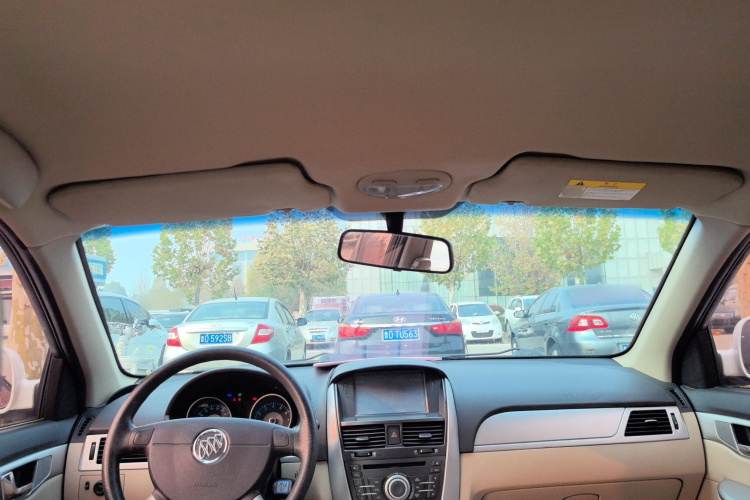 别克 凯越 2013款 1.5L 自动经典型中控内饰22