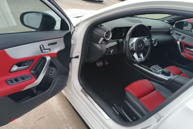 奔驰A级AMG 2022款 AMG A 35 L 4MATIC中控内饰20