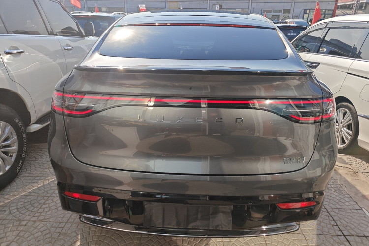 鸿蒙智行 智界R7 2025款 增程 251km Max车身外观6