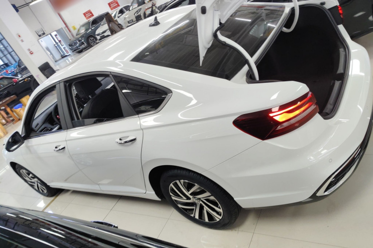 大众 朗逸 2024款 1.5L 自动星空五百万版车身外观6003