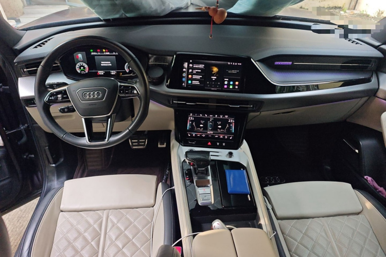 奥迪Q6 2023款 50 TFSI quattro 凌云版 edition one中控内饰12