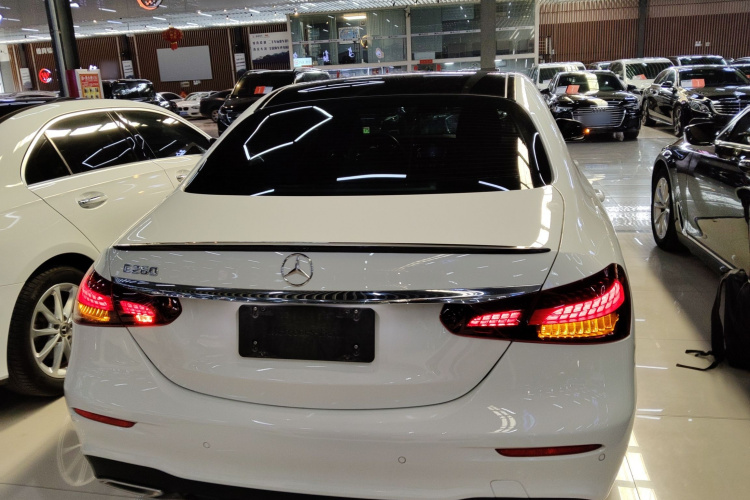 奔驰E级(进口) 2022款 E 260 时尚型运动版车身外观6