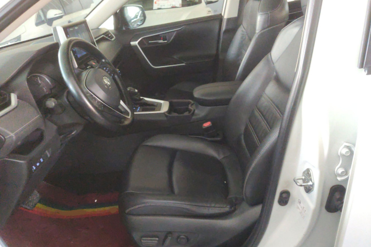 丰田 RAV4荣放 2020款 2.0L CVT两驱风尚PLUS版中控内饰19