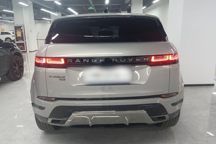 路虎 揽胜极光 2023款 极光L 249PS 豪华版车身外观6