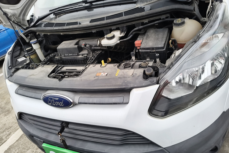 福特 全顺 2017款 2.0T柴油多功能商用车短轴中顶国V局部细节24