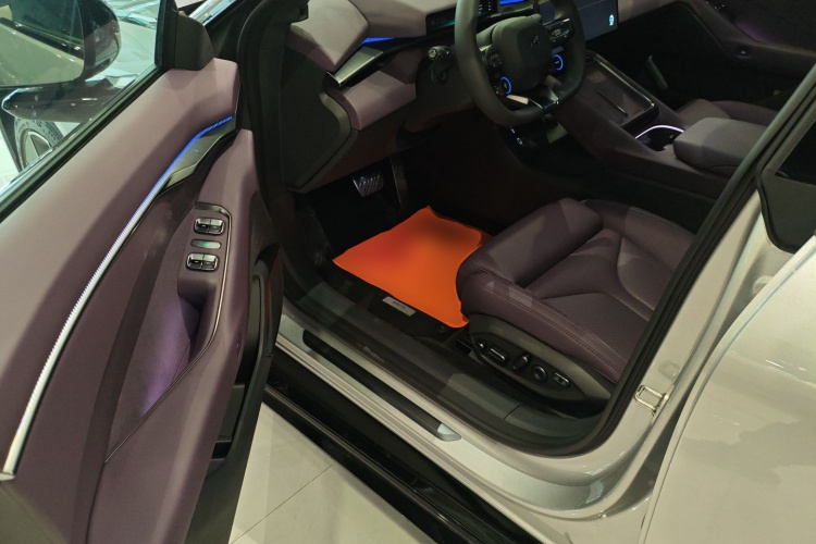 小鹏P7 2025款 702 长续航 Ultra中控内饰7003