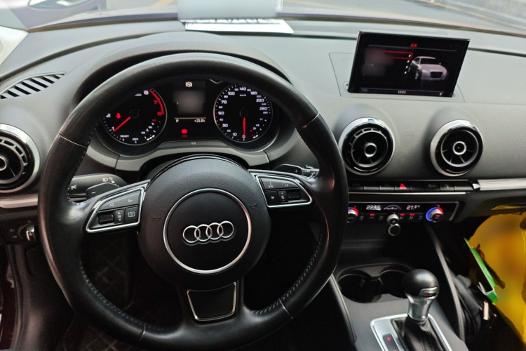 奥迪A3 2016款 Sportback 40 TFSI 风尚型中控内饰12