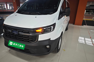福特 全顺 2023款 2.0T柴油手动多功能商用车短轴低顶5/6座