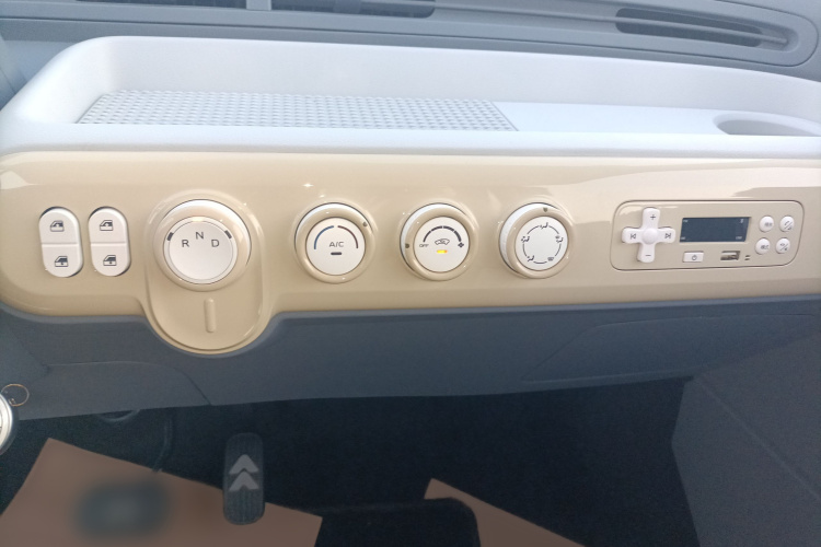 奔腾小马 2026款 222km 闪耀马局部细节16